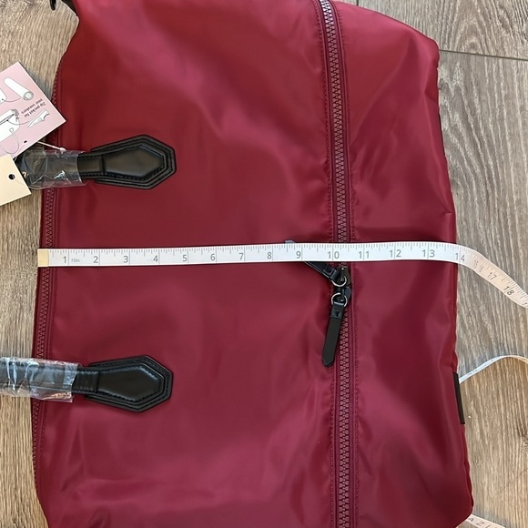 Mondani New York Weekender Bag - Picture 6 of 7